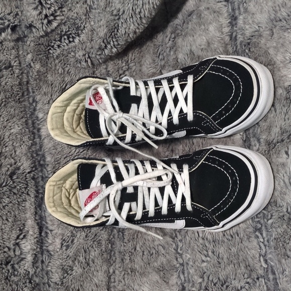 Vans Black and White High-Top Sneakers Kids Sz 3.5​ - Picture 2 of 5